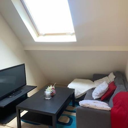 Studio Meuble Dans Une Maison Limay Eksteriør bilde