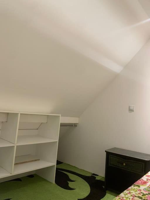 Studio Meuble Dans Une Maison Limay Eksteriør bilde